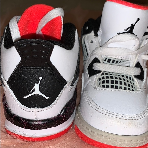 Kids Jordan’s - Picture 3 of 4